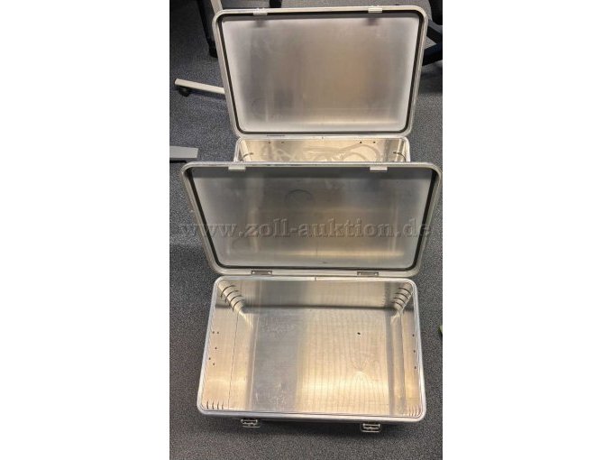 2 Stück vom Außenmaß ca. 600 x 400 x 330 mm