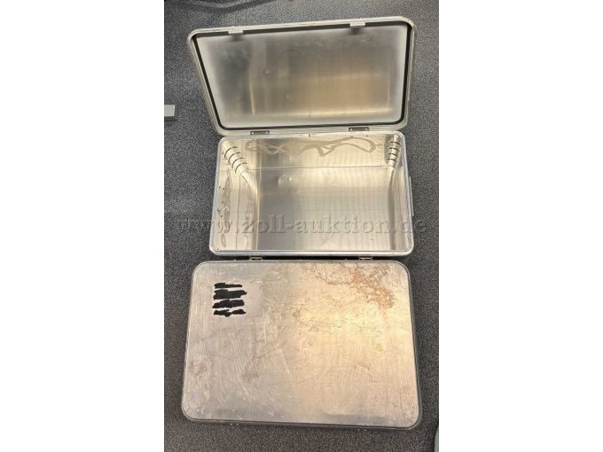 2 Stück vom Außenmaß ca. 600 x 400 x 330 mm