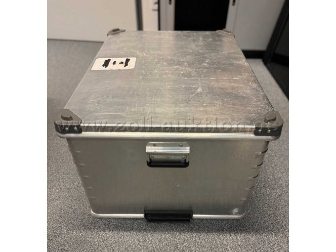 1 Stück vom Außenmaß ca. 770 x 570 x 400 mm