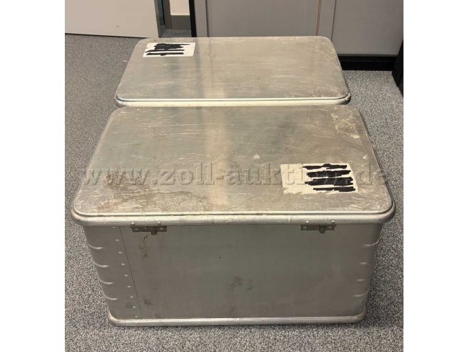 2 Stück vom Außenmaß ca. 600 x 400 x 330 mm