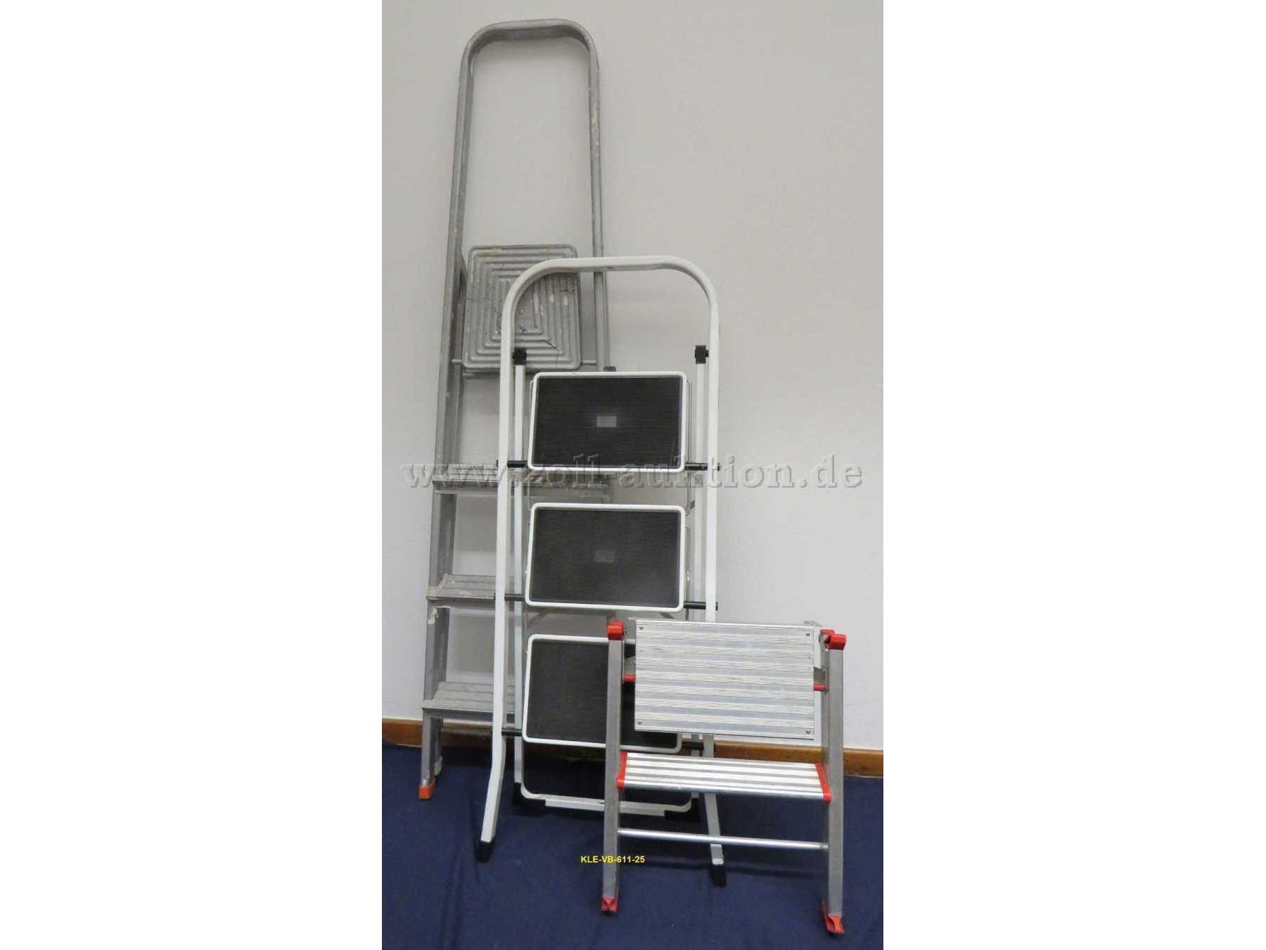 Konvolut bestehend aus 3 Trittleitern