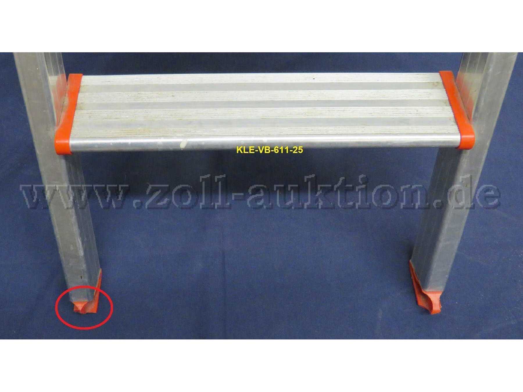 HACA, 2-Stufen, abgebrochenes Kunststoffteil (links) vom Leiterfuß