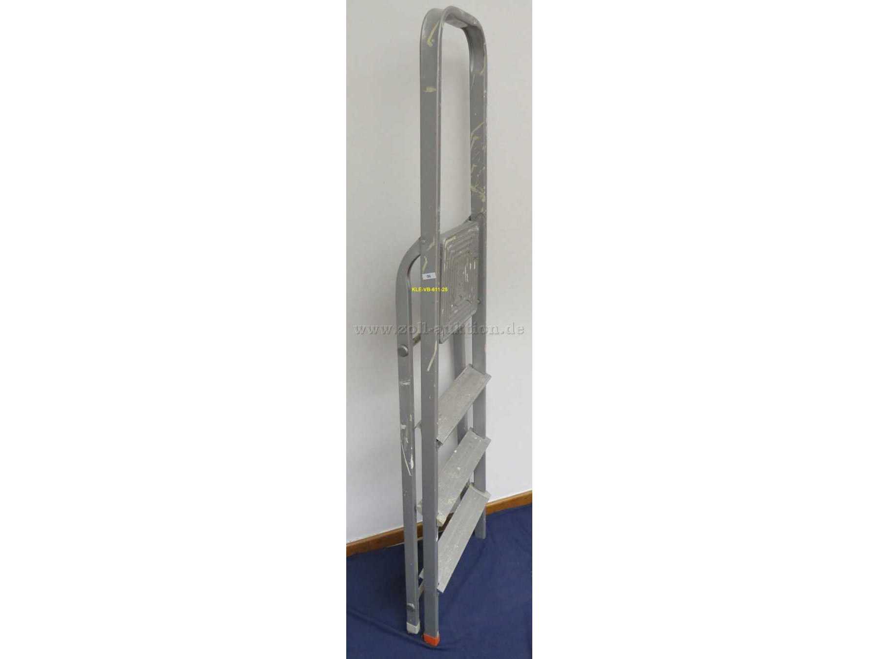 HST, 4-Stufen, Seitenansicht, eingeklappt