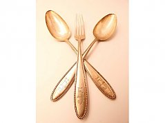 3 antike Besteckteile von WMF_ Gesamtansicht über Kreuz