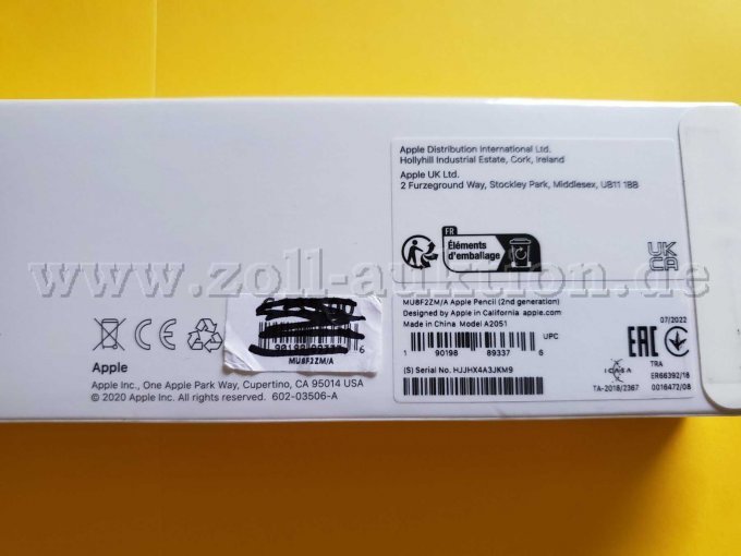 Rückseite mit Markenzeichen und CE Kennung