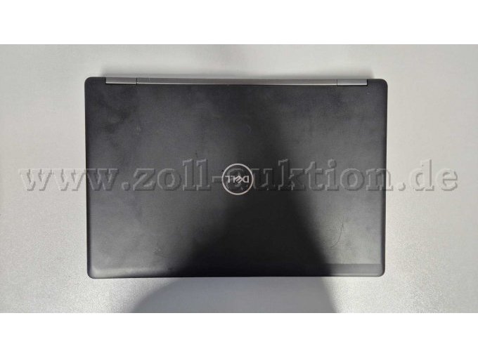 Dell Latitude 5590 zugeklappt