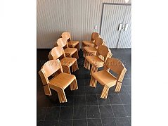 40 Holzstühle