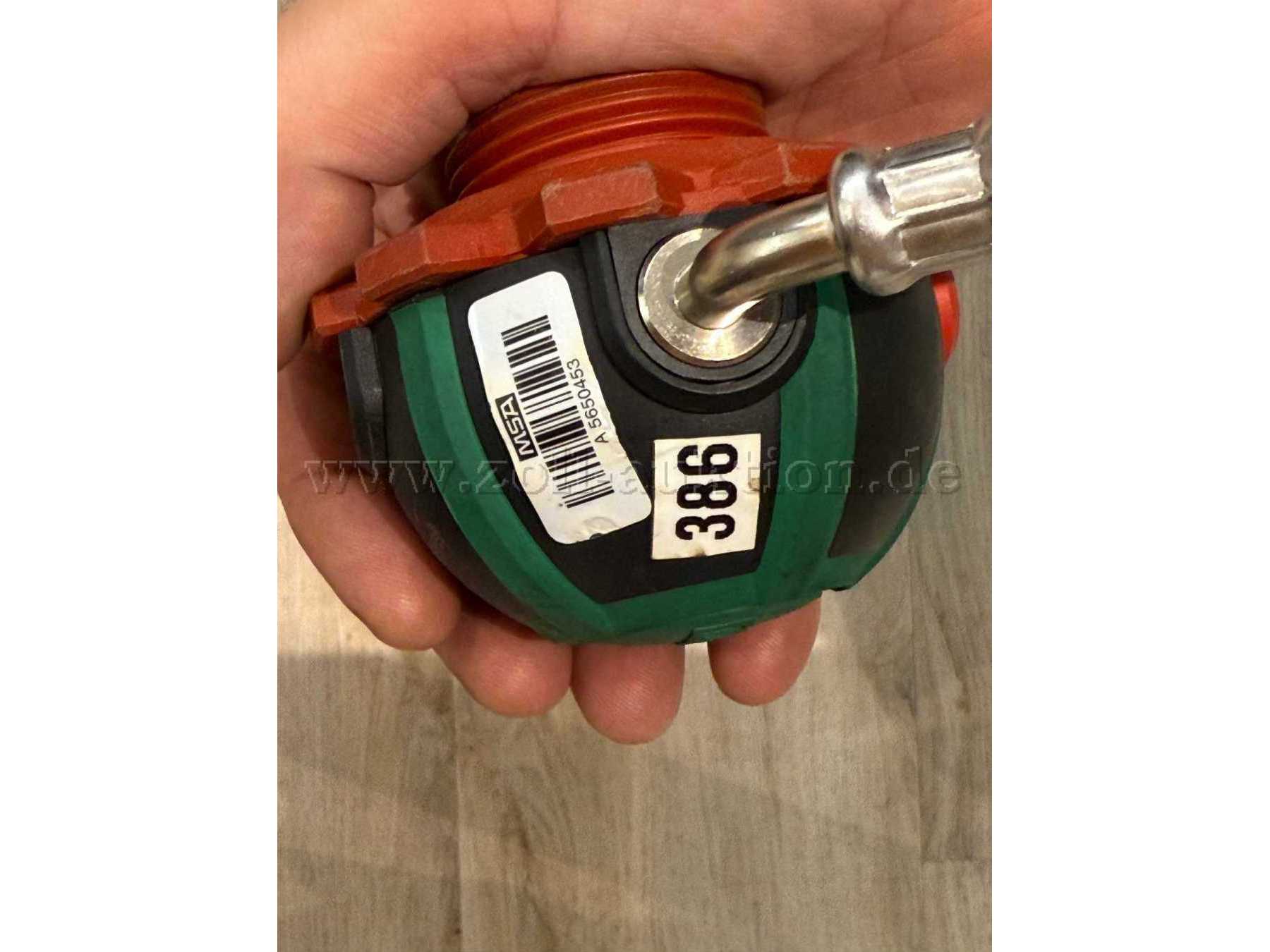 Lungenautomat AutoMaxx, Unterseite mit Seriennr. und interner Nummer,