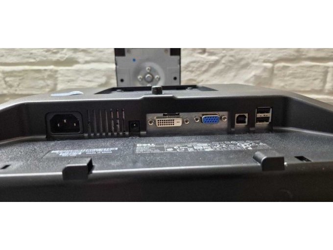 40 Monitore DELL P190St, 19" gebraucht – foto 4 – kavel bij Zoll-Auktion, Bad Bergzabern