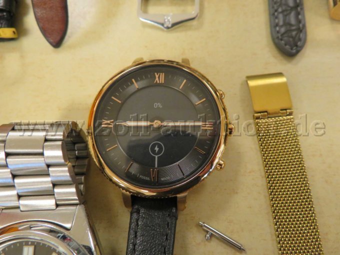 Fossil digital und analog