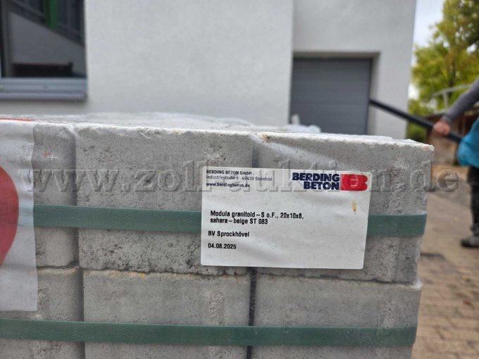 Typenschild der Steine, hier Format: 20 x 10 x 8 cm