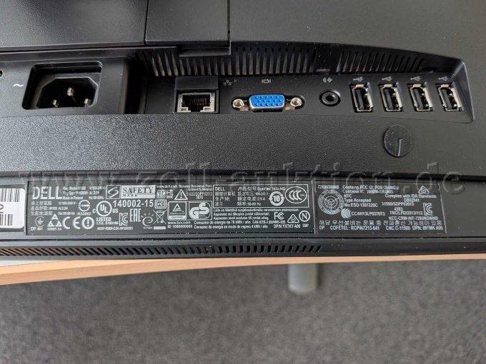 Anschlüsse und Logos hinten