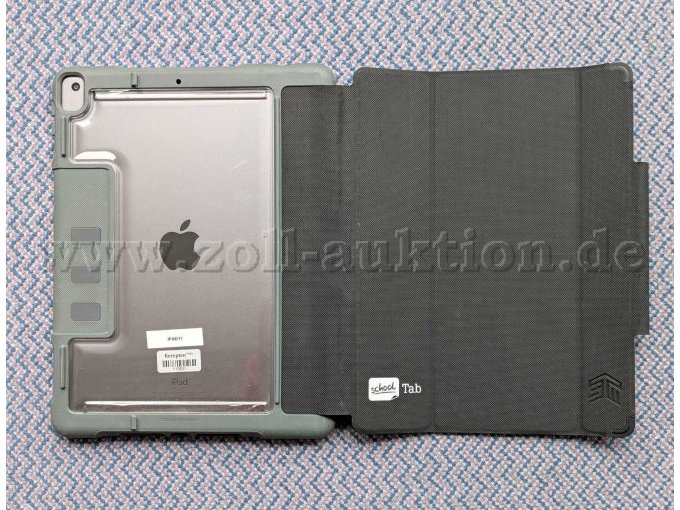 iPad7 geöffnet mit Hülle Rückseite (Beispielbild)