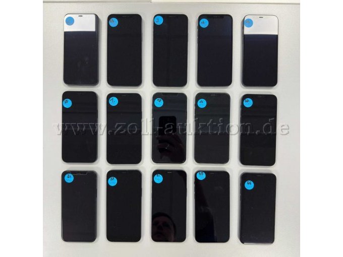 04_iPhone_12_64_2von3_Vorderseite