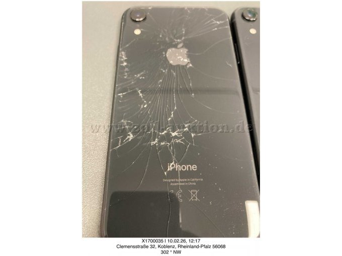 Glasrückseite ist gesprungen.