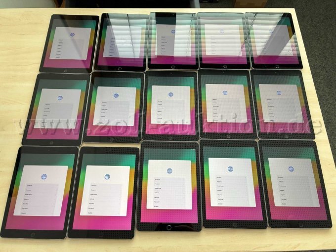 45 Apple iPads 6e generatie A1893 32 GB 9,7 inch (24,638 cm) – foto 2 – kavel bij Zoll-Auktion, Backnang