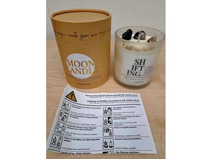 Einzelne Kerze mit Verpackung