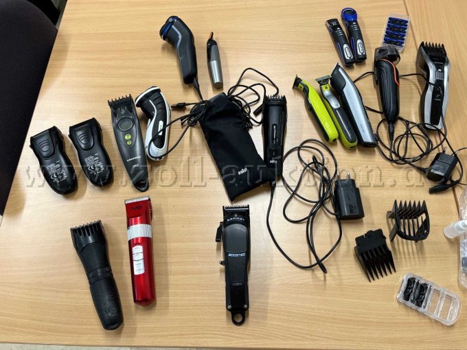 Übersicht Elektrorasierer, mit Zubehör. Für die detaillierte Auflistung bitte den Beschreibungstext beachten.