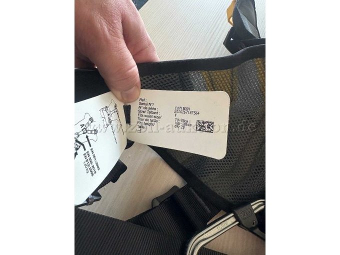 PETZL AVAO BOD FAST Size 1 Typenschild