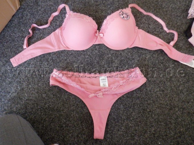 Pinkes BH Set der Marke Janina