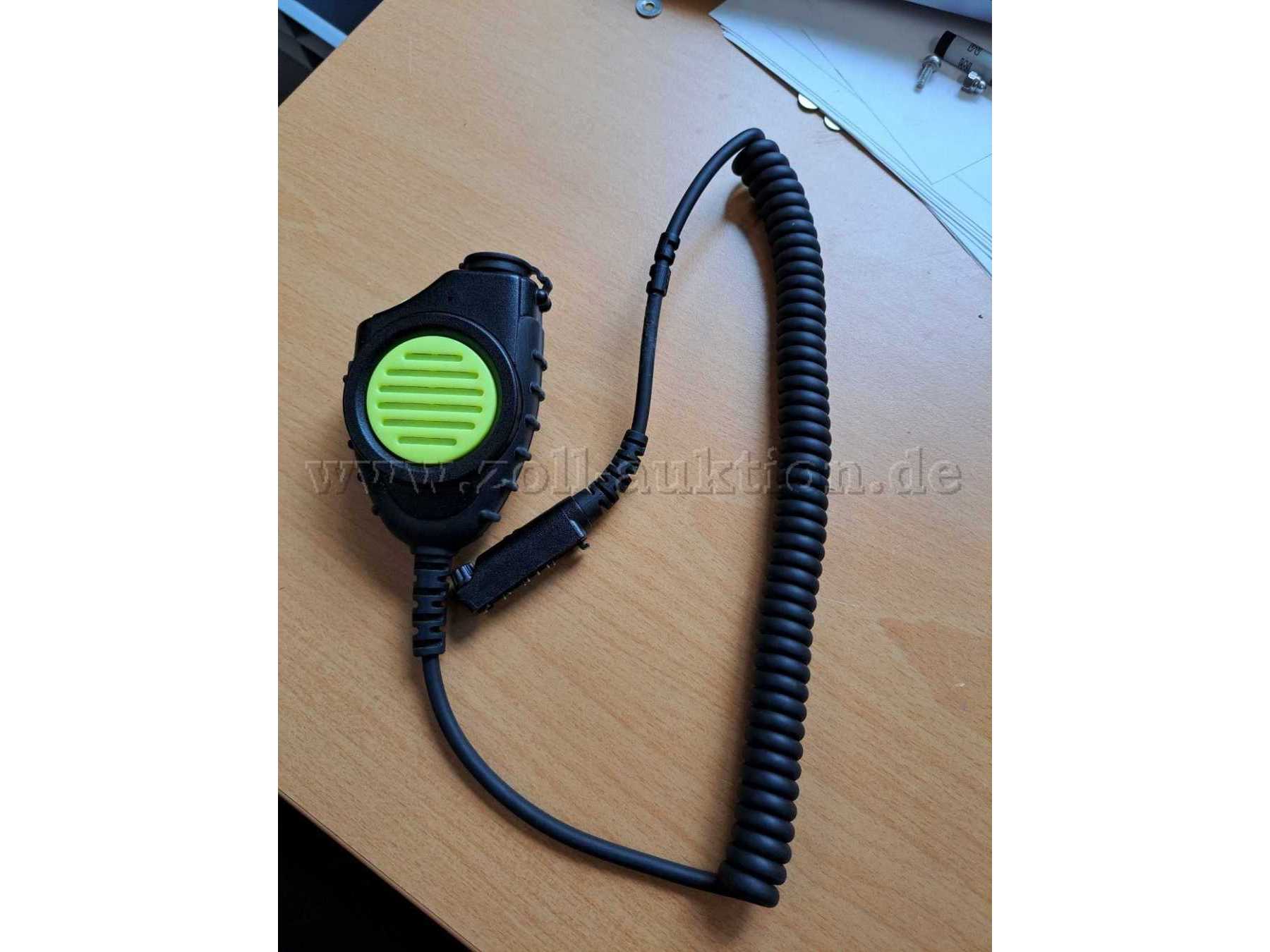 Handbedienteil mit Stecker