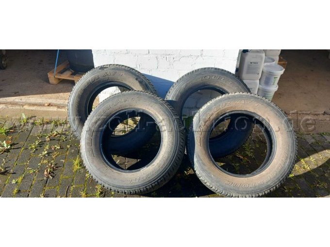 4 Reifen mit Herstellerangaben, Reifengröße und DOT Nummer