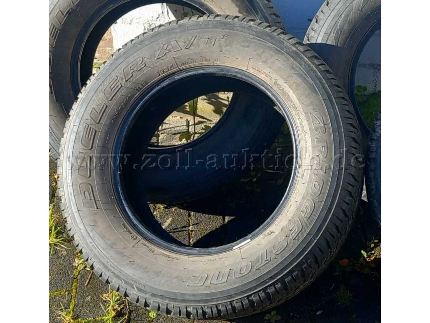 1 Reifen mit Herstellerangaben, Reifengröße und DOT Nummer