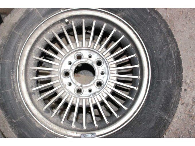 Ansicht Felge außen ohne Nabendeckel