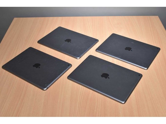 Apple iPad 6. Generation A1893 32 GB 9,7" (24,63cm) -Defekt-
Ansicht von hinten