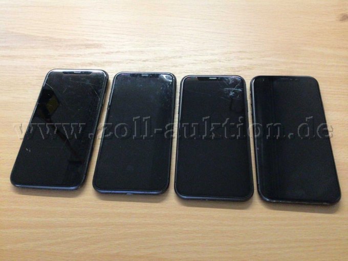 Vorderseite Apple iPhone 11 mit den Kratzern/Schäden