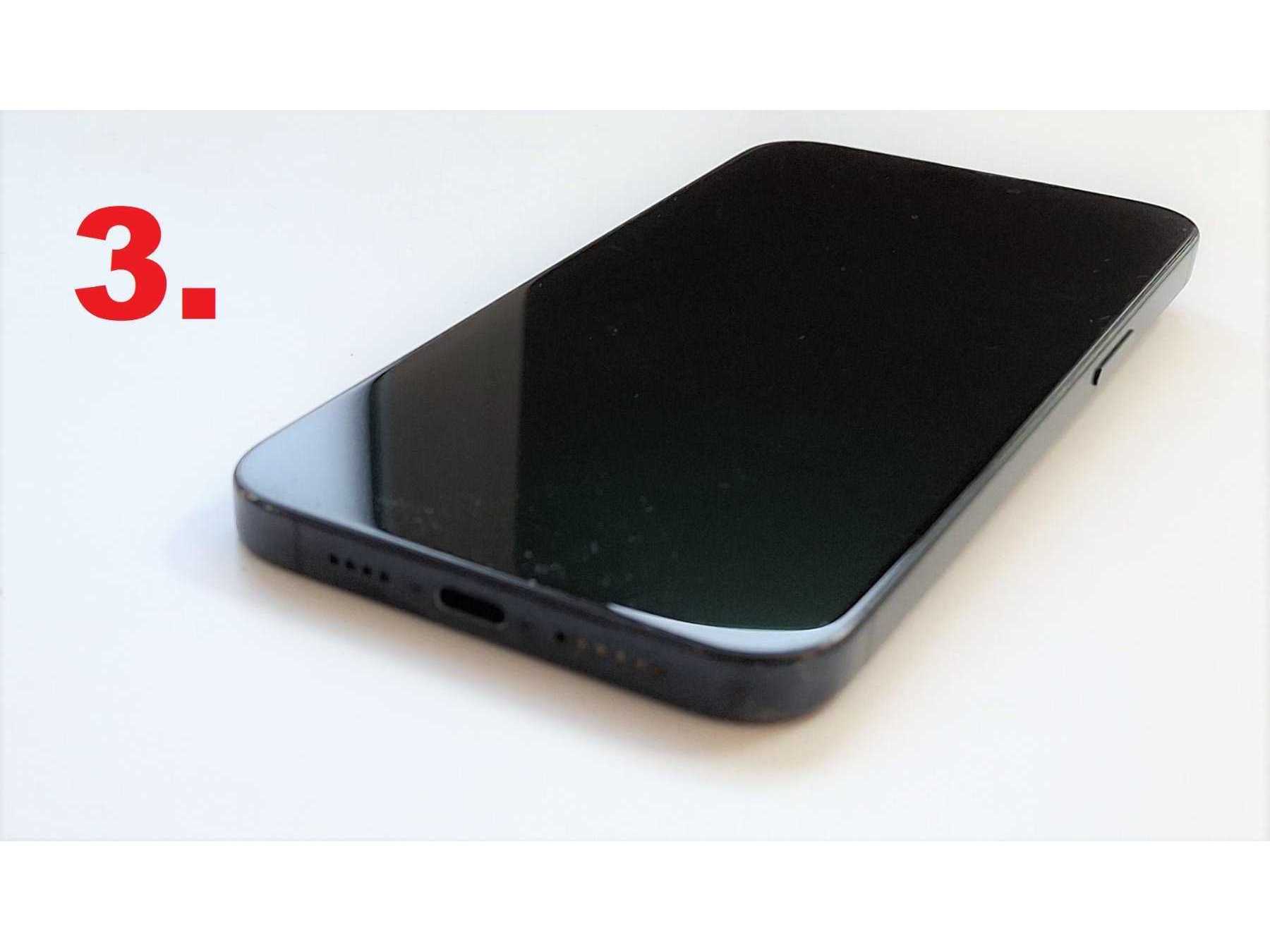 3. iPhone 15 Pro Max, A3106, Display