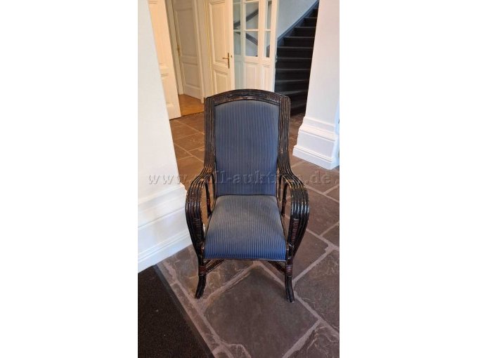 Stuhl 1 Frontansicht