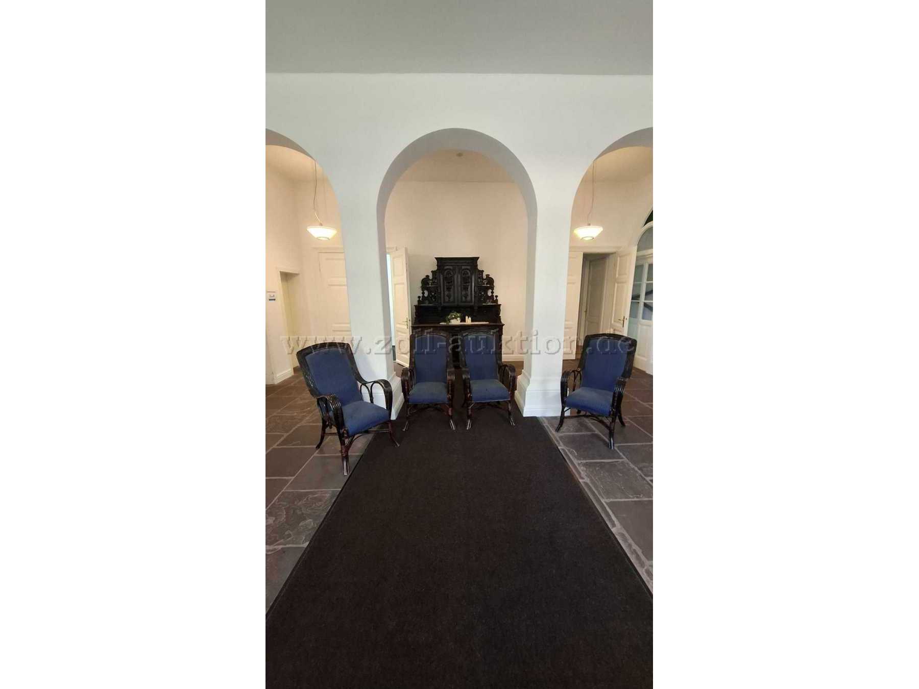 Frontansicht alle Stühle