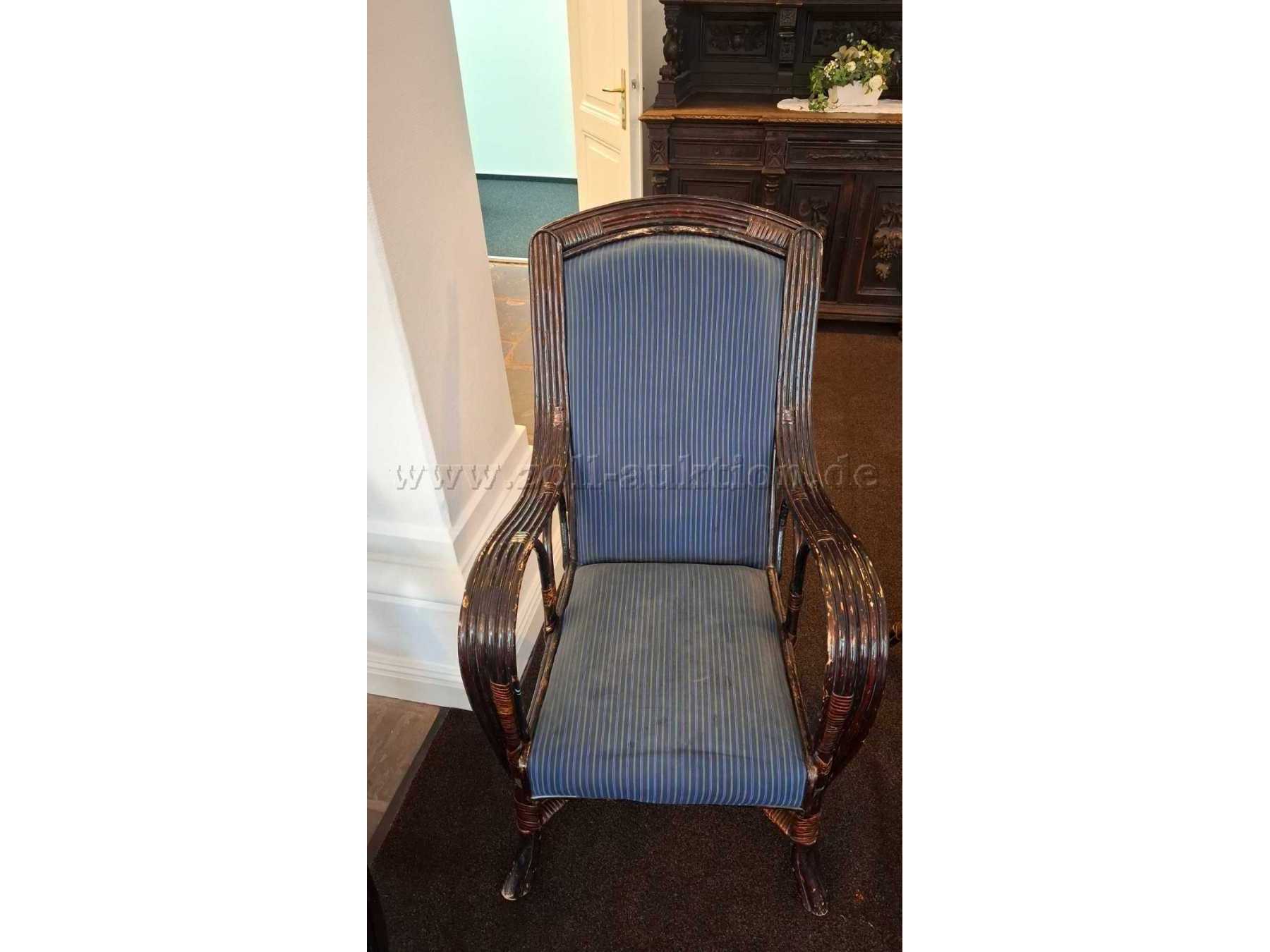 Stuhl 4 Frontansicht