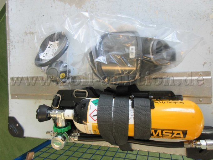 Stahlflasche, Atemschutzmaske sowie Lungenautomat