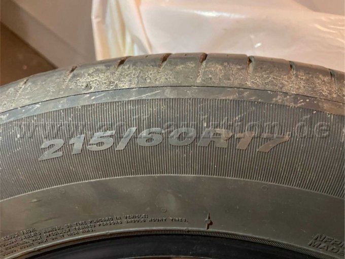 Sommerreifen Nexen N Fera Primus; 215/60 RH 17;  Bezeichnung der Reifen