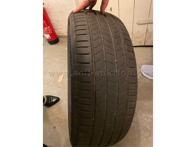 Sommerreifen Nexen N Fera Primus; 215/60 RH 17;  Vorderseite