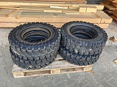 4 Bagger-, Staplerreifen der Marke Mitas