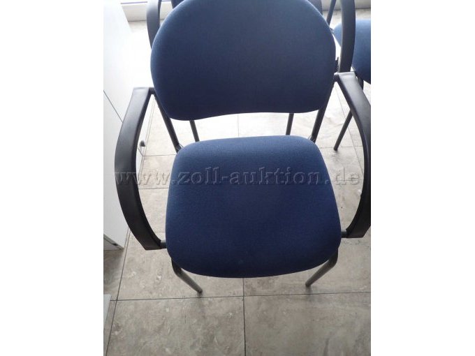 Besucherstuhl mit Armlehne,
Hersteller: Dauphin
Farbe: Blau