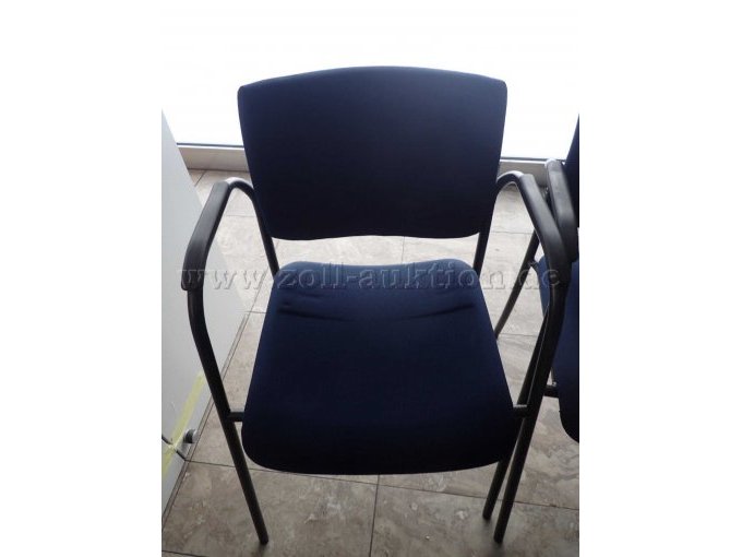 Besucherstuhl mit Armlehne,
Hersteller: Dauphin
Farbe: Blau