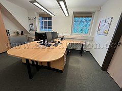 Schreibtisch Gesamteindruck Raum 2