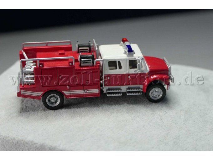 Feuerwehr Gerätewagen Doppelkabine Ansicht von der Seite