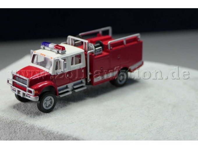 Feuerwehr Gerätewagen Doppelkabine Ansicht von vorne