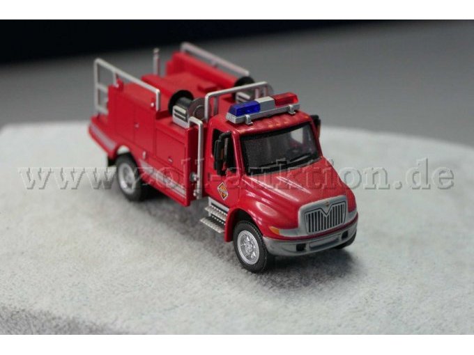 Feuerwehr Gerätewagen Einzelkabine Ansicht von vorne