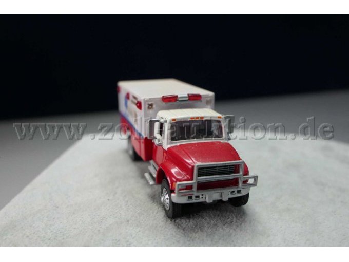 US Truck Fire Department Ambulance Ansicht von vorne