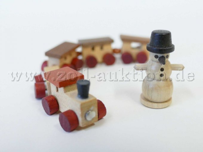 Ansicht Mini-Zug und Mini-Schneemann