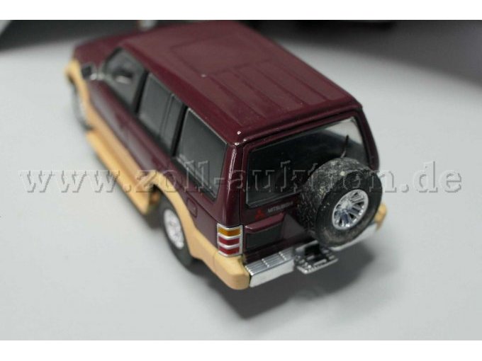 1997 Misubishi Pajero Ansicht von hinten