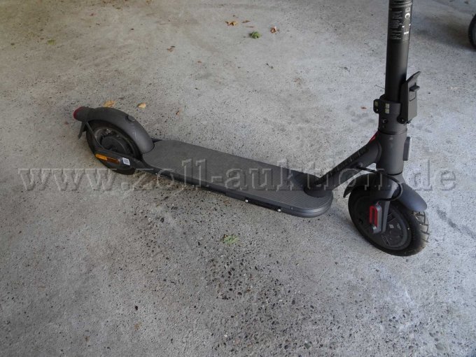 Detailansicht Scooter Xiaomi Electric (Roller 4)