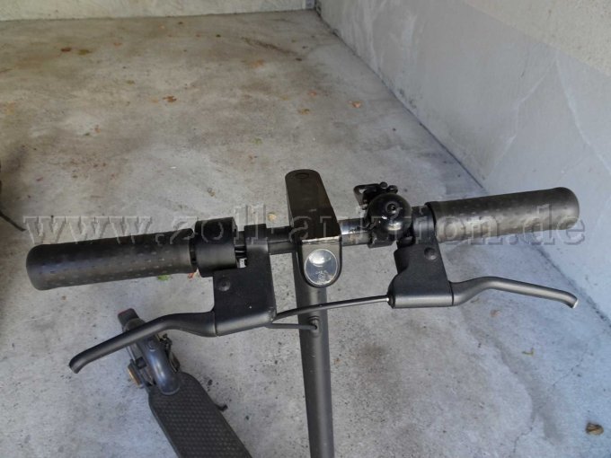Detailansicht Scooter Mi Electric (Roller 2)