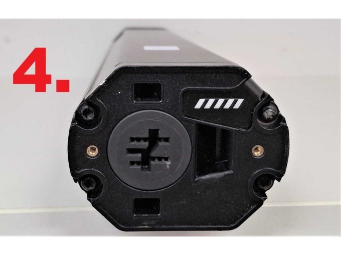 4. Bosch CompactTube 500, Ladebuchse